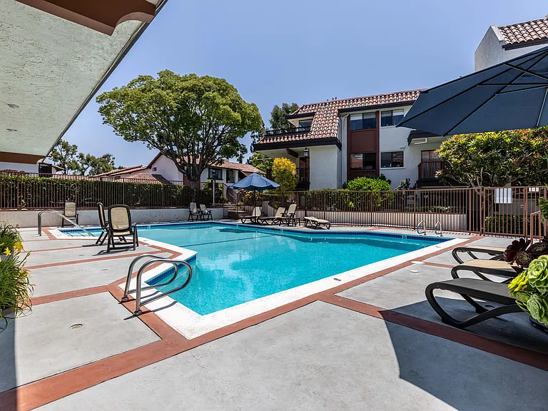 6268 Riviera Cir — Photo 28