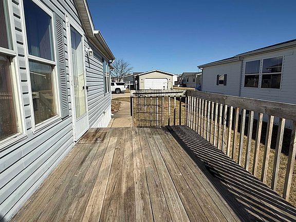 3rd image of 5683 Rockport Rd