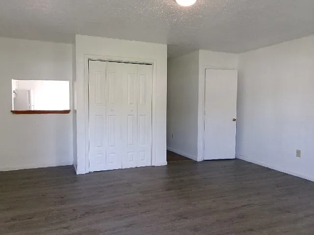 2 bed, 1.5 bath, 960 sqft, $775 — Photo 2