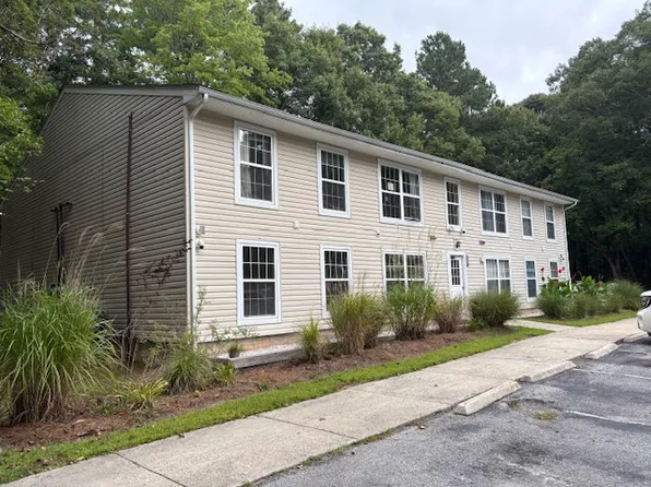 10124 Pin Oak Dr #101, Berlin, MD 21811