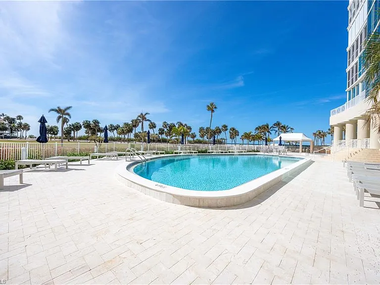 3991 Gulf Shore Blvd N #Penthouse 101 — Photo 40