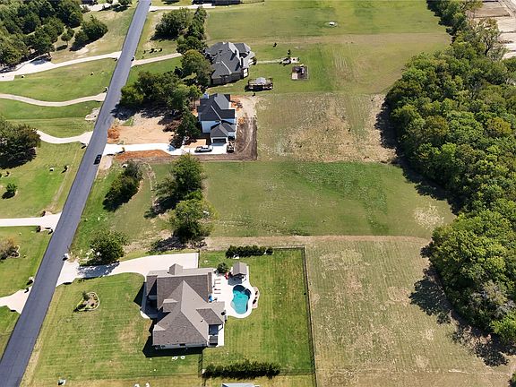 4th image of 29B Lake Breeze Dr