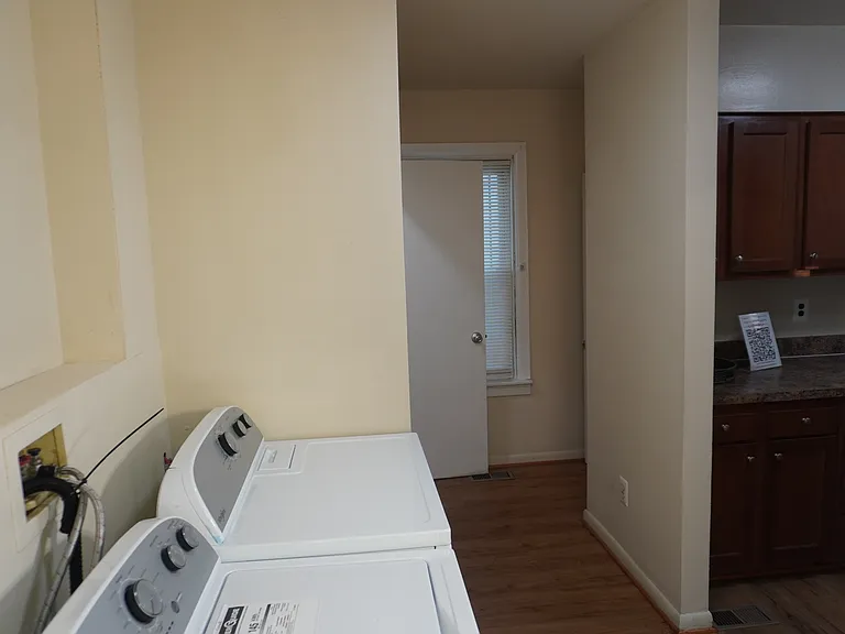 217 Center St — Photo 33