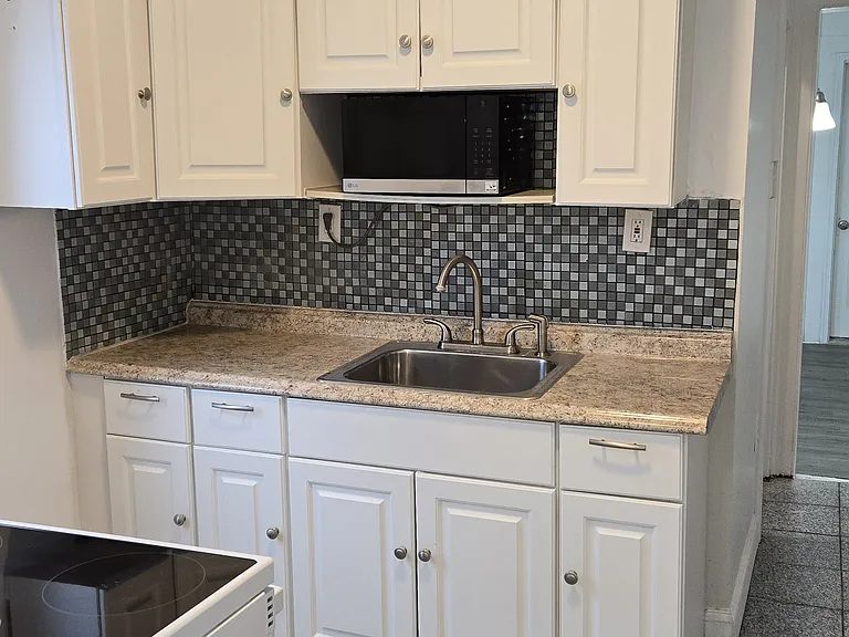 916 Wolcott Ave #3 — Photo 15