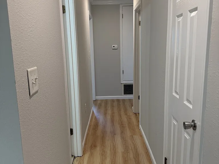 700 Mayflower Ave — Photo 6