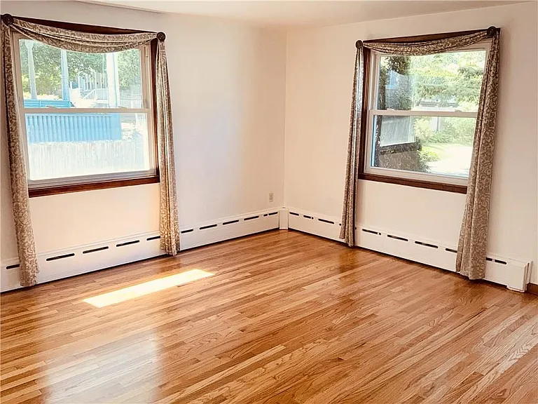 25 Thurston Ave #B — Photo 4