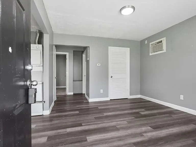 382 S Hague Ave #MAIN — Photo 3