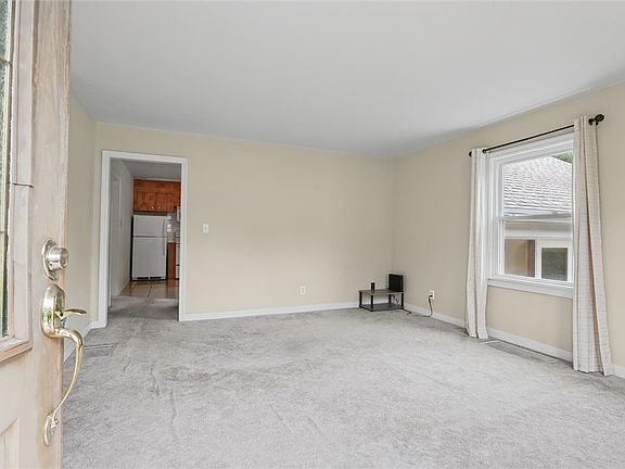 5th image of 5542 Thrush Ave