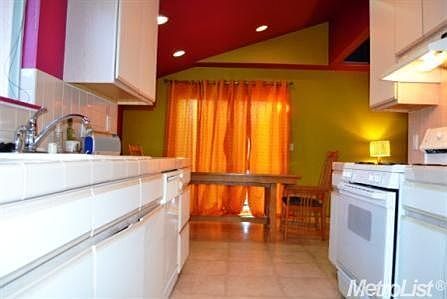 5th image of 7013 Lincoln Oaks Dr