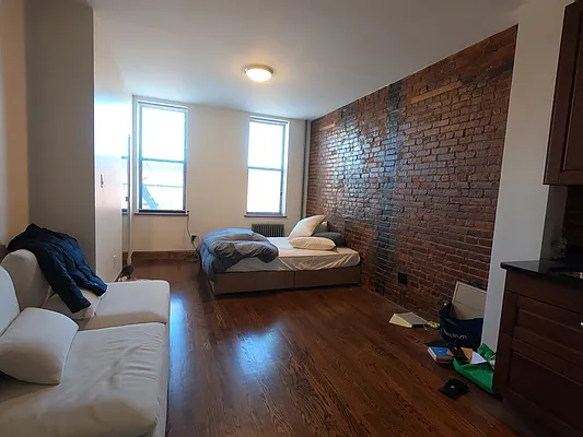 Rented by City Barn Realty Inc | media 2