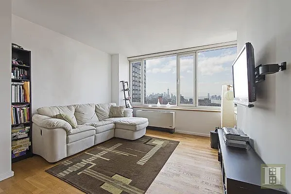 Rented by Keller Williams NYC | media 49