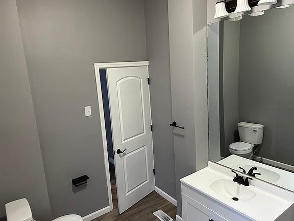 5th image of 1315 Shuler Ave