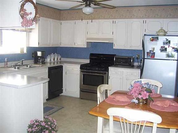 3rd image of 4398 Brockland Dr