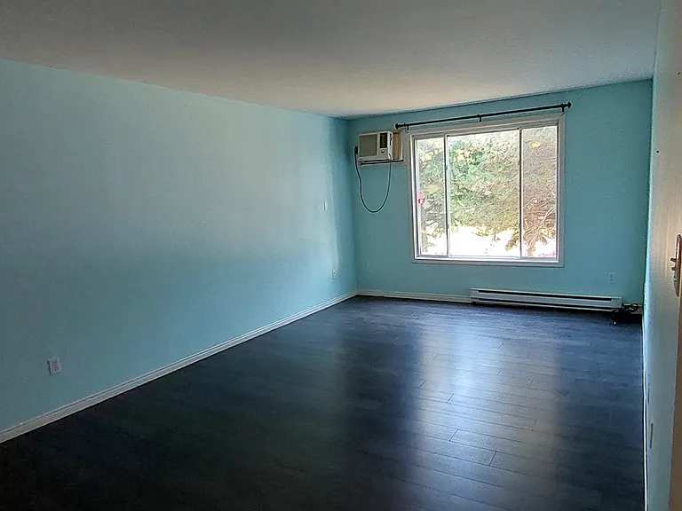 303 Killaly St W — Photo 11