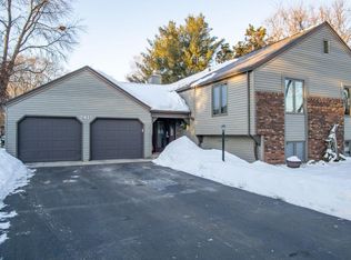 2415 Aurora Cir, Menomonie, WI 54751