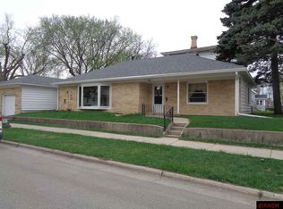 109 4th St NE, Waseca, MN 56093