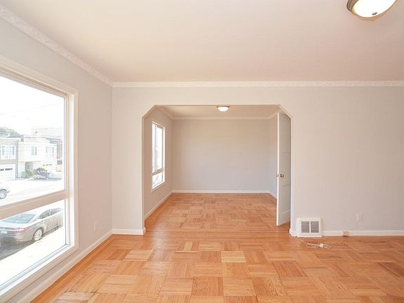 5th image of 2251 40th Ave