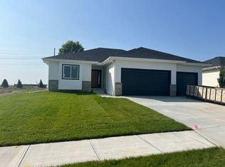 20701 Ogden St, Elkhorn, NE 68022