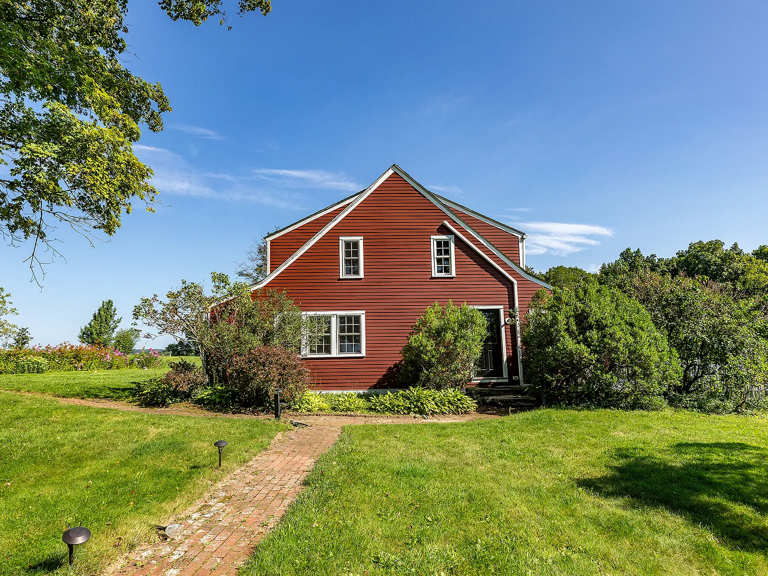 5 bed, 2900 sqft, $6,000 — Photo 3