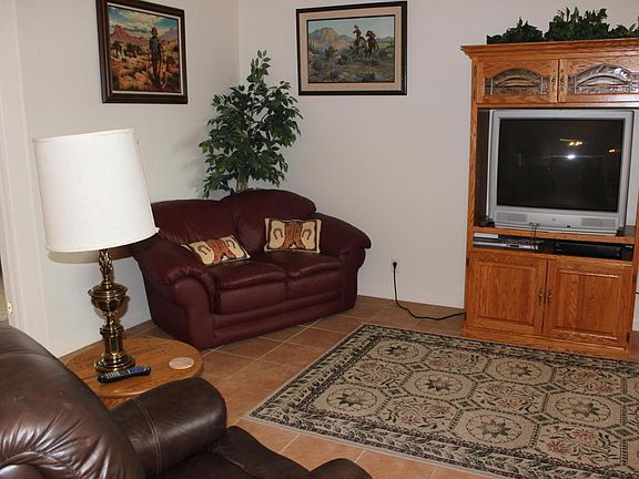 5th image of 920 E Saguaro Dr