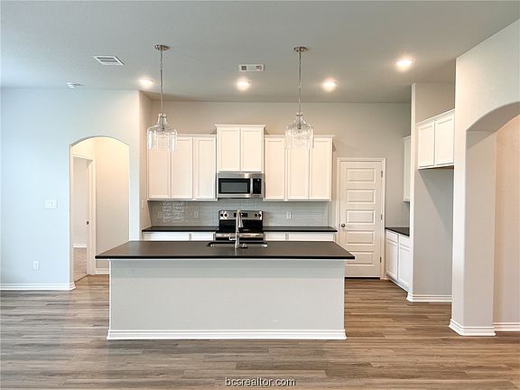 4th image of 1911 Pinemont View Dr