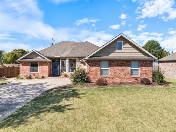 10831 Foxglove Ln, Prairie Grove, AR 72753