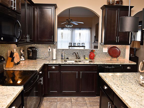 5th image of 11828 Belle Meade Cir