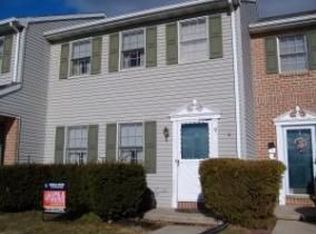 9 Foxfield Ln, Elizabethtown, PA 17022