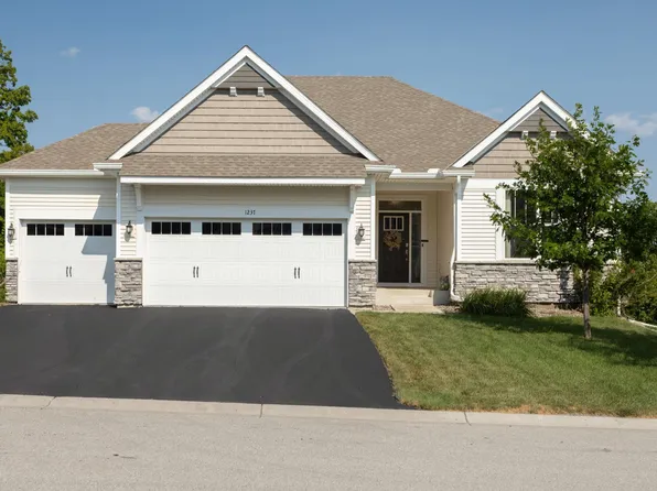 1237 Maple Ln, Carver, MN 55315