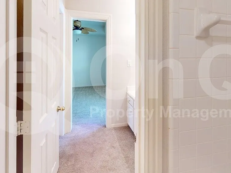 4513 Saint James Dr — Photo 12