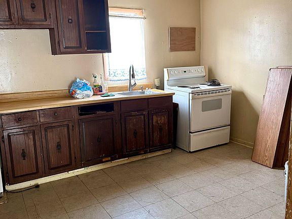 4th image of 603 Grove St