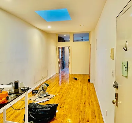 Rented by Bank Neary | media 27