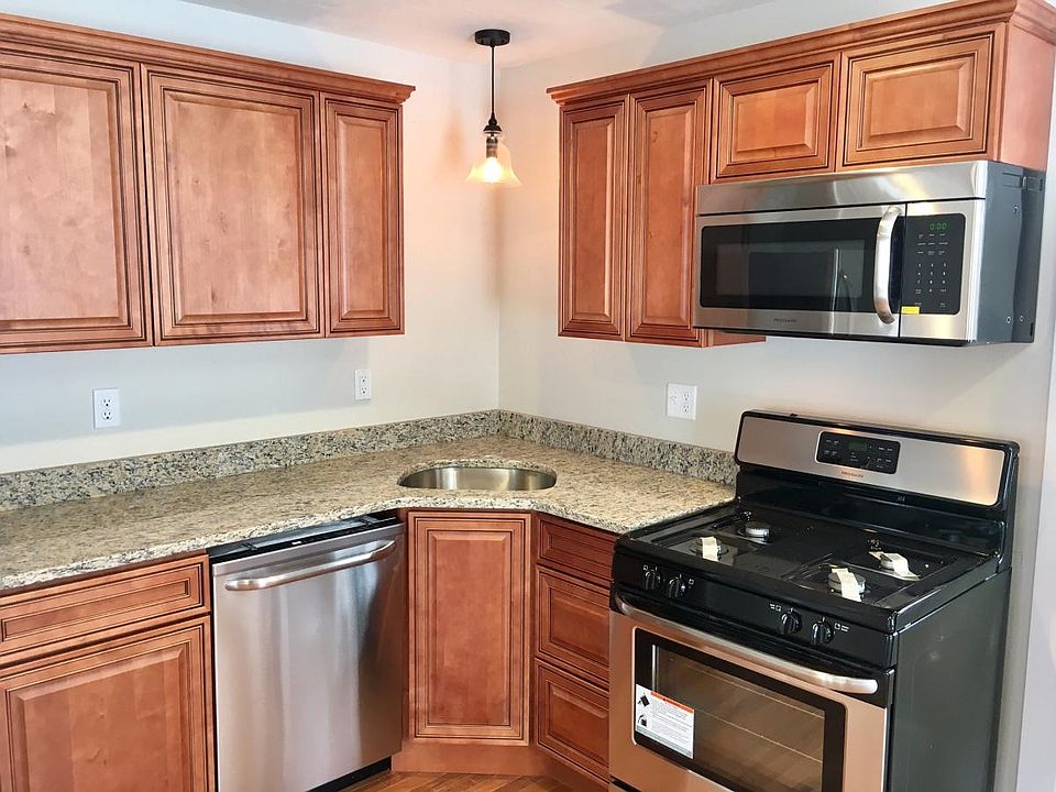 2nd image of 148 Main St APT 6