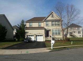 56 Eddington Ln, Monroe Township, NJ 08831