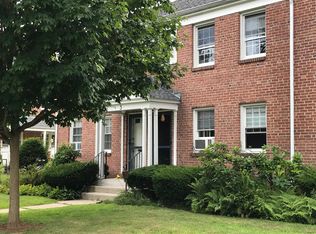 3 Pleasant St #3A, West Hartford, CT 06107