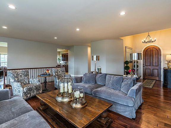 5th image of 125 Park Hills Ct