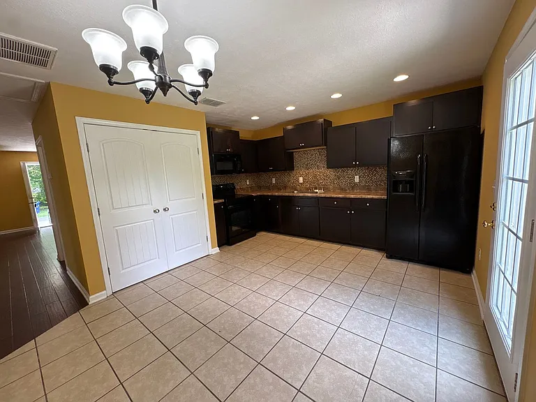 504 Wheeler St — Photo 17