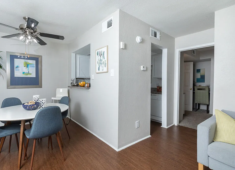 Carelton Courtyard apartments community photo