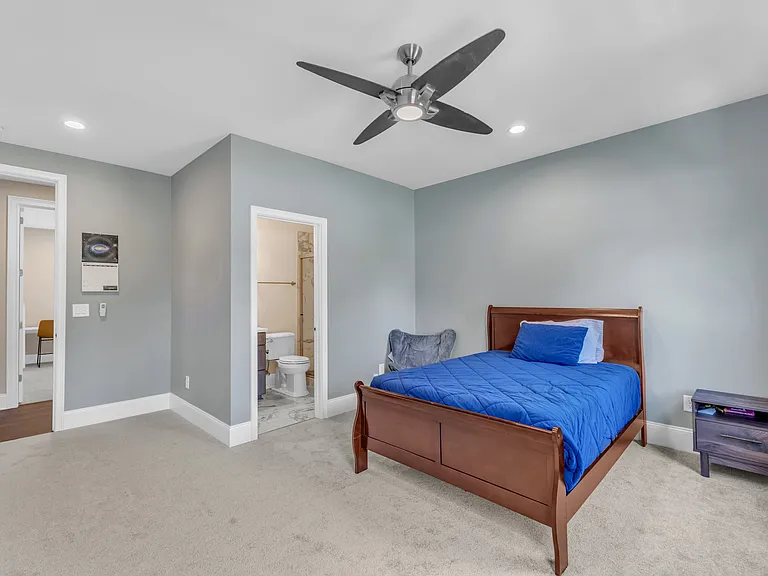 7304 Hasentree Club Dr — Photo 37