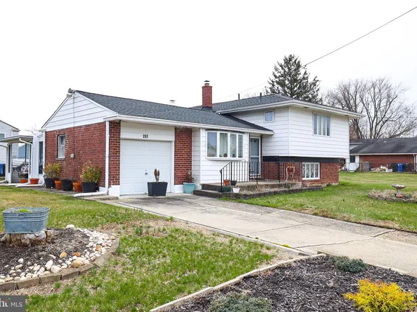 237 Capital Dr, Mantua, NJ 08051