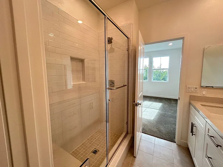 11753 Florence Ave — Photo 22