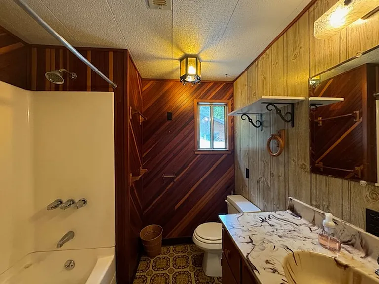 2437 Ridgewood Dr — Photo 19