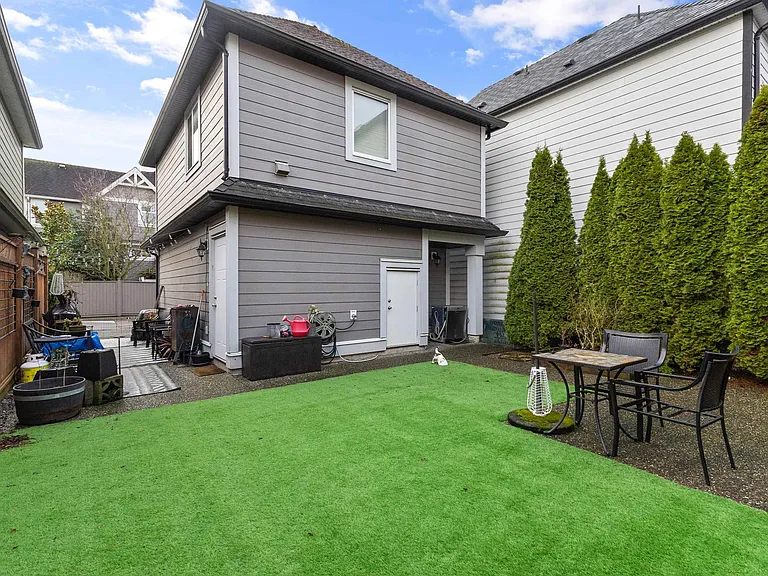 17394 2nd Ave — Photo 36