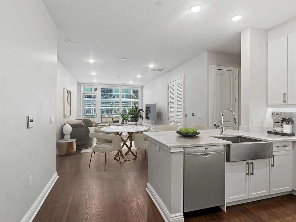 1st image of 3 Somerset Ln Unit 322