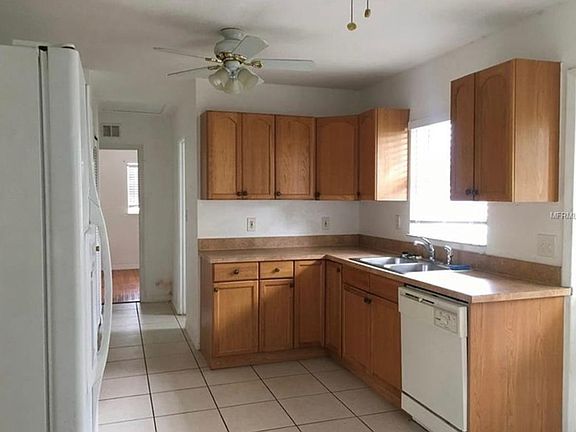3rd image of 662 43rd Ave NE