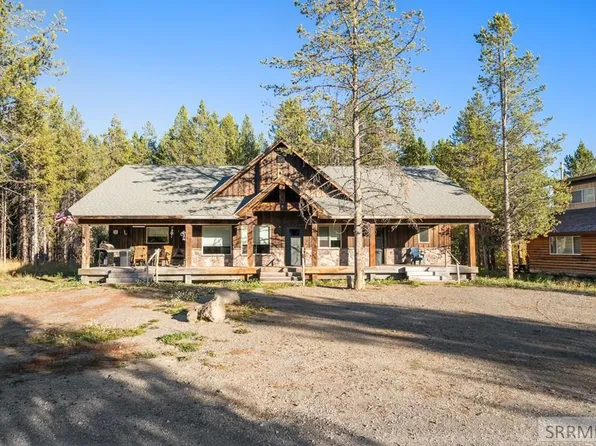 3770 Arctic Fox Dr, Island Park, ID 83429