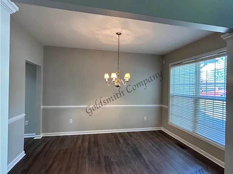 528 Collingsworth Ln — Photo 3