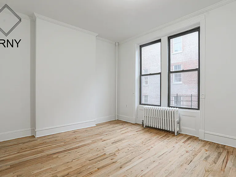 860 Manhattan Ave #2 — Photo 5