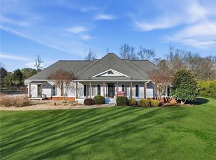 5040 Meadow Creek Dr, Cumming, GA 30028