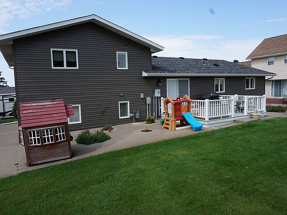 2nd image of 517 NE 5th St